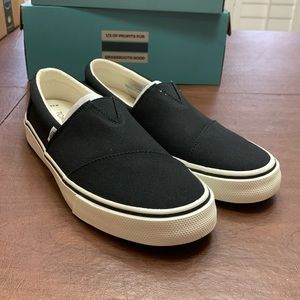 Toms alpargata fenix slip on black shoe. Size 9.5. Comes in original packaging.